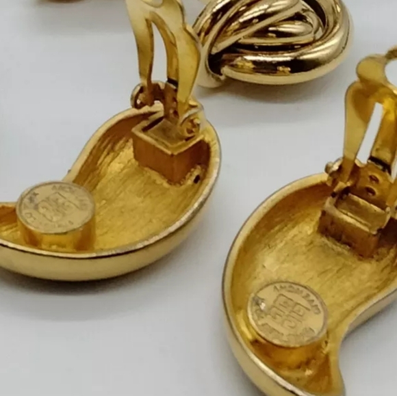 Givenchy Vtg Chunky Teardrop Earrings  Clip ons, Rare vintage - Picture 7 of 12